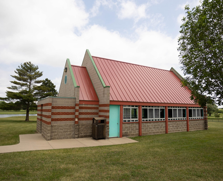 orangecity gd pool house4 990x800 1 768x621